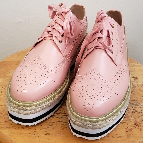 Womans Pale Pink Platform Oxfords NWB Size 7.5 - Picture 3 of 7